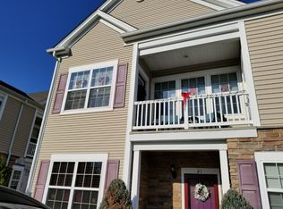 22 Strangford Ct, Oceanside, NY 11572