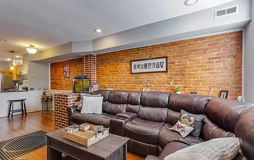 102 E Randall St Photo 1