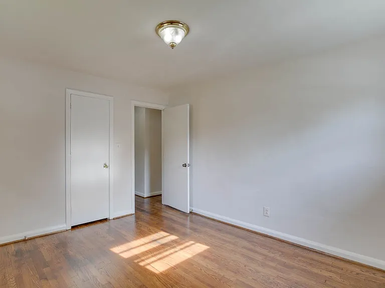 106 Woodhaven Rd — Photo 22