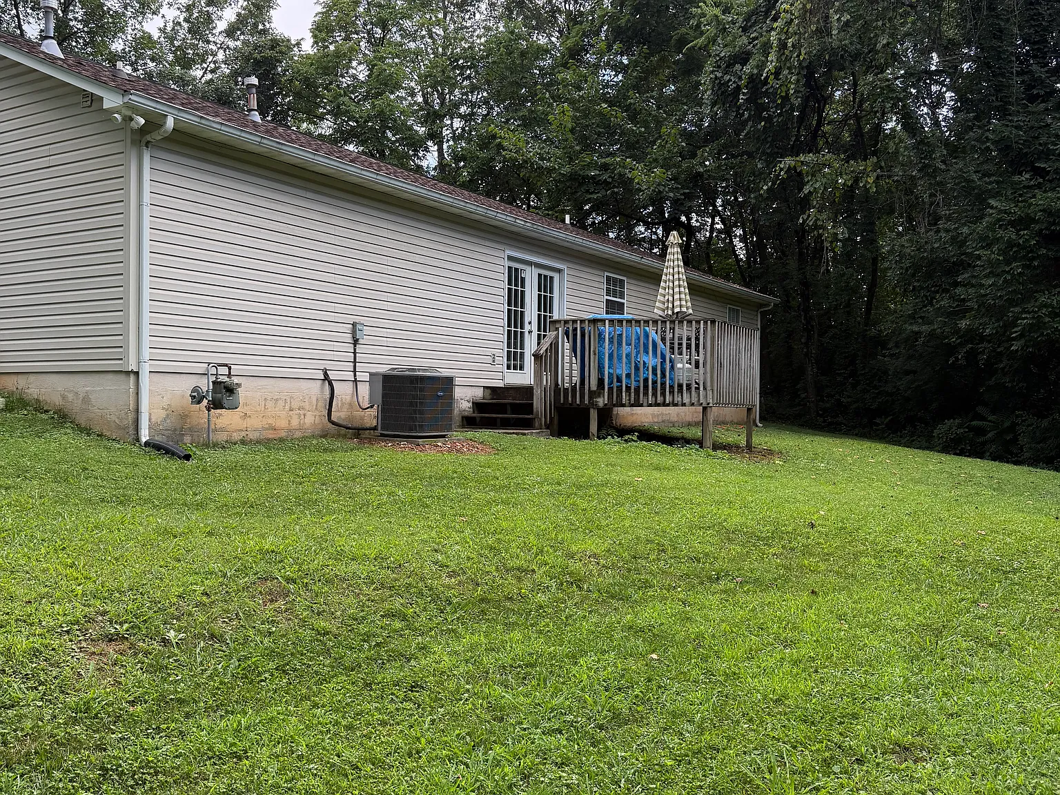 3 bed, 1340 sqft, $2,100 — Photo 3