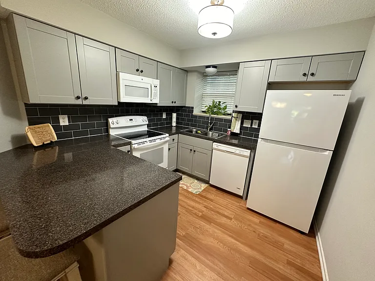 2218 Canyonlands Dr #F — Photo 5