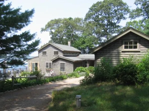 339 Lake St, Tisbury, MA 02568