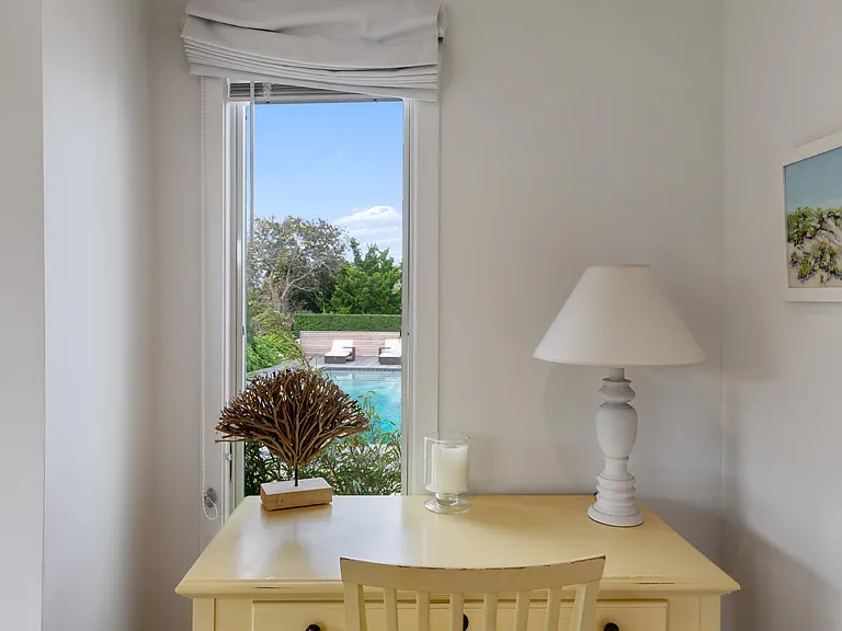 114 Dune Rd — Photo 28