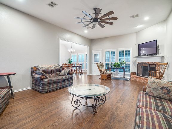 4th image of 108 High Meadows Ct