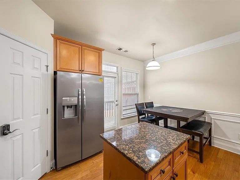 205 16th St NW #18 — Photo 25