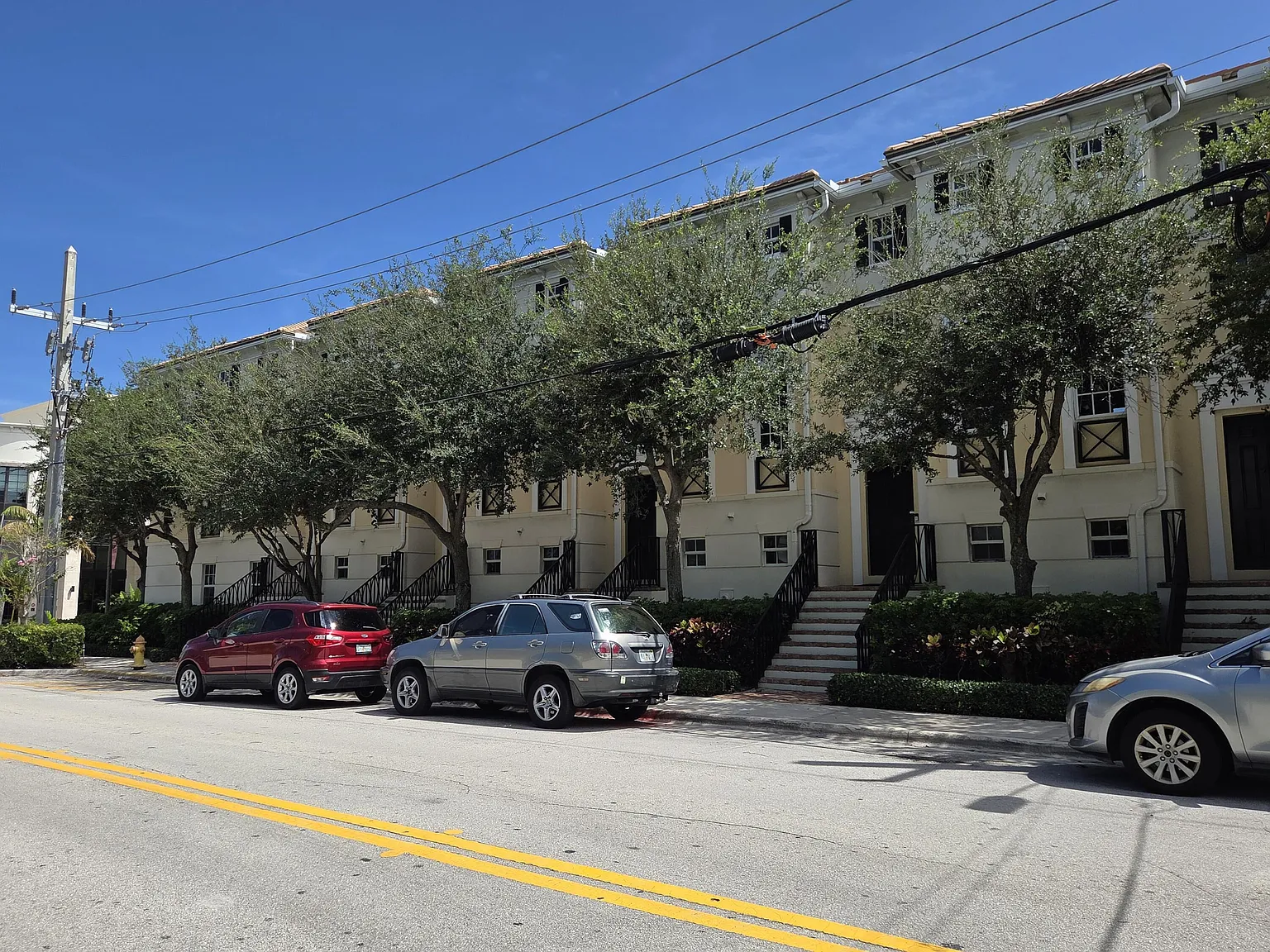 2 bed, 2.5 bath, 1404 sqft, $4,200 — Photo 2