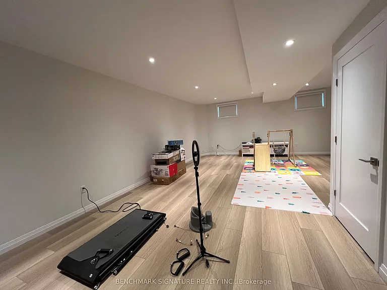17 Totten St — Photo 20