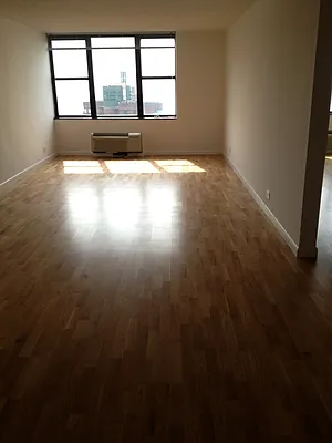 Rented by Realty Operations Group | media 4