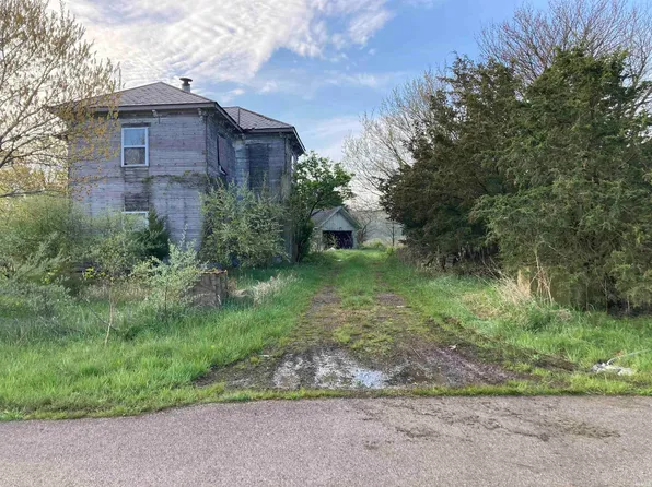 1869 E Treaty Line Rd, Portland, IN 47371