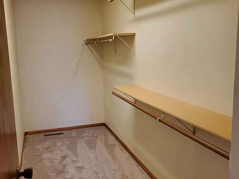 430 Zinnia Ln N — Photo 21