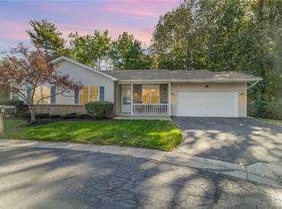 121 Vin Gate Dr, Rochester, NY 14616