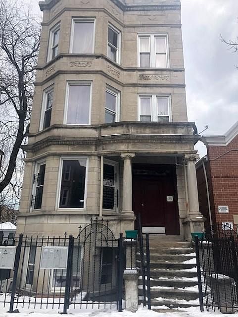 1st image of 1425 N Maplewood Ave #G