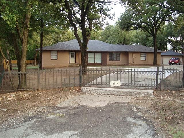 1st image of 2816 Dennis Cir