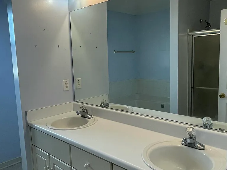 444 Madison St — Photo 20