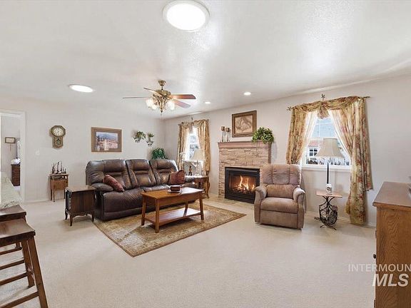 5th image of 2225 Wildwood Ln