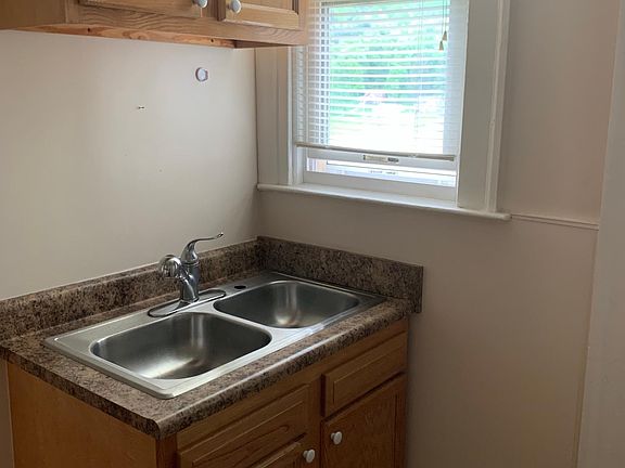 4th image of 1501 Morgantown Ave APT 23