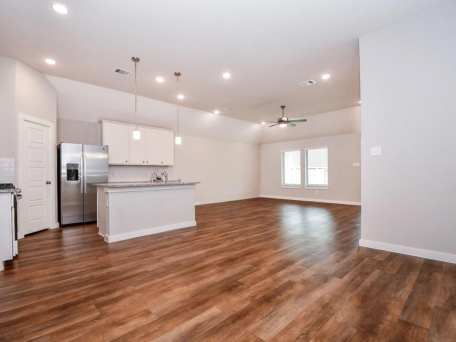 3 bed, 1780 sqft, $2,500 — Photo 2