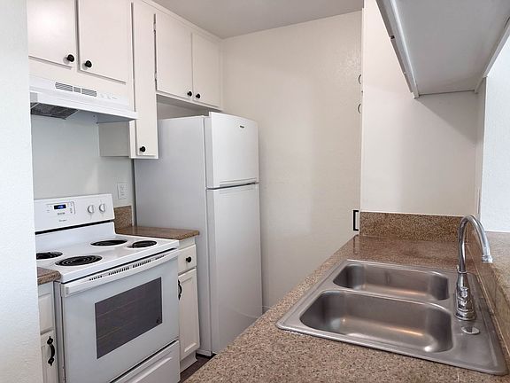 5th image of 3815 Marlborough Ave APT 4