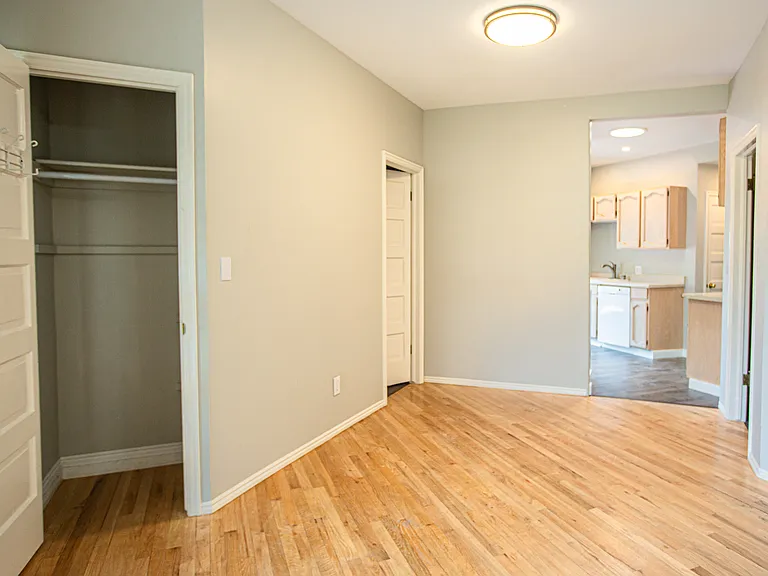 1203 E Roosevelt Ave — Photo 6