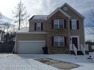 6 Forest Ridge Ct, Greensboro, NC 27406