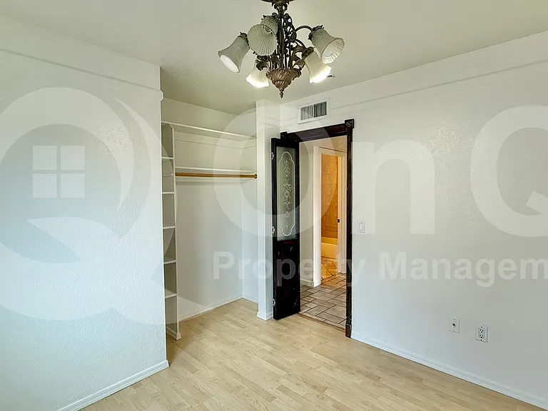 906 W Malibu Dr — Photo 12