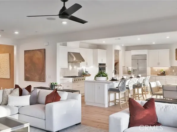 9632 Daybreak Dr, Huntington Beach, CA 92646