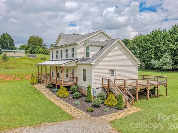 160 Ridge View Dr, Clyde, NC 28721