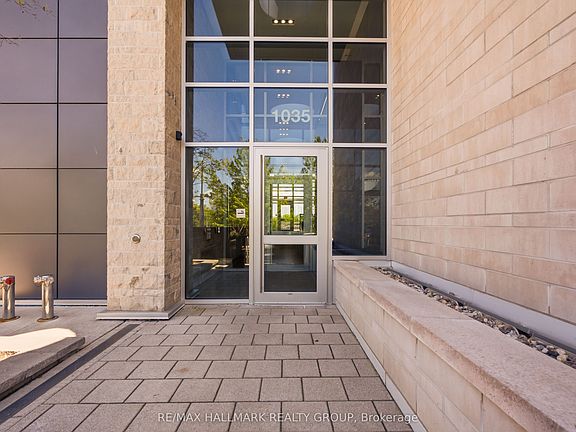 3rd image of 1035 Bank St #1205