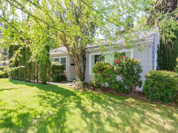 707 SE M St, Grants Pass, OR 97526