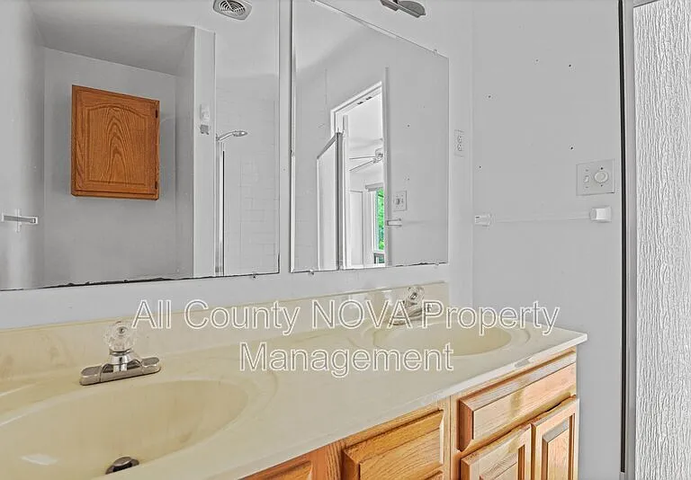 8108 Timber Valley Ct — Photo 30