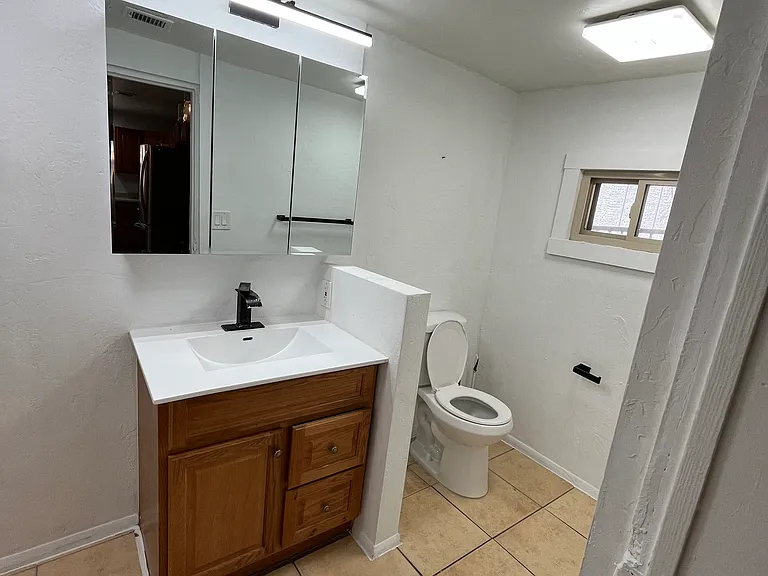1426 W Delaware St #1 — Photo 5