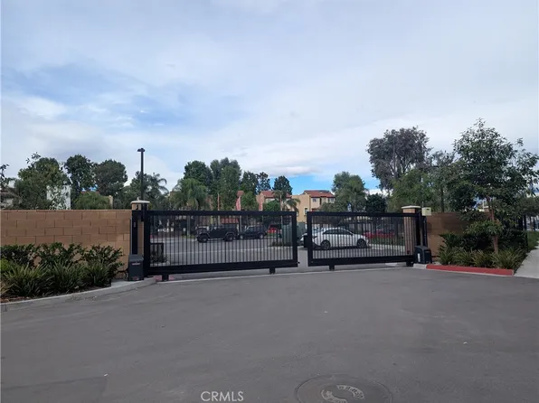1160 Santo Antonio Dr, Colton, CA 92324