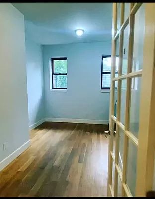 2nd image of 105 Grattan St #2A