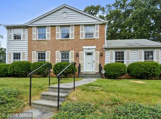 8211 Geneva Mason Rd, Potomac, MD 20854