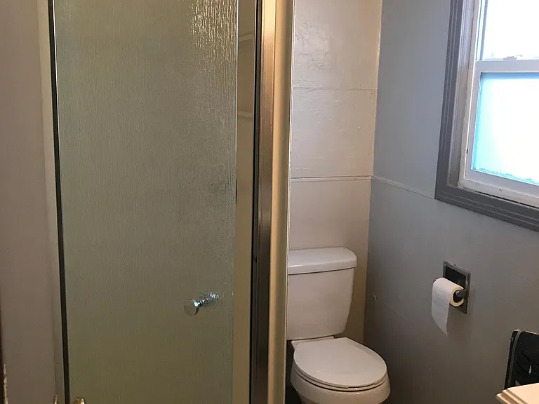 16 W Thatcher St #1/2-B — Photo 2