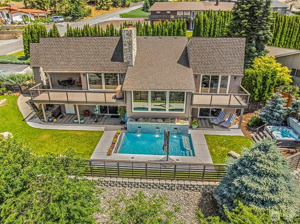 701 Vista View Place, East Wenatchee, WA 98802