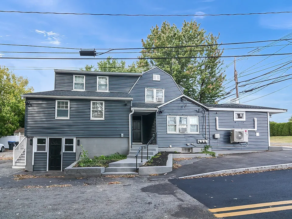254 N Main St #1