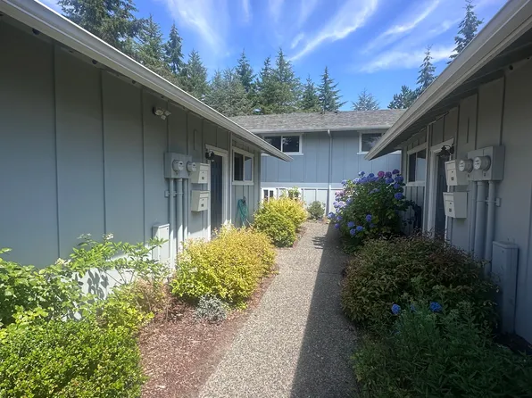 928 Blue Heron Ave NE, Bainbridge Island, WA 98110
