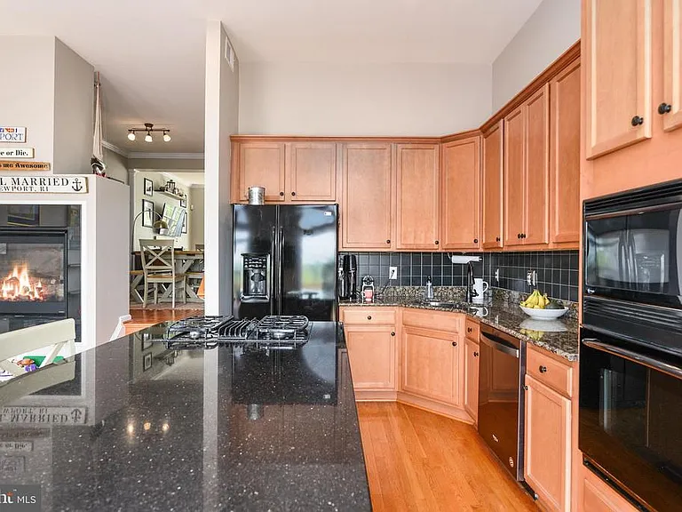 2372 Battery Hill Cir — Photo 10