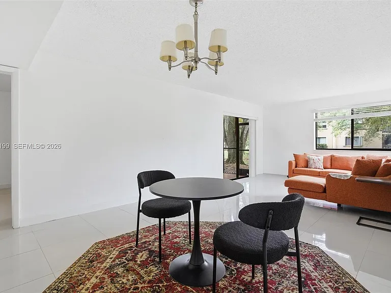 183 Lakeview Dr #102 — Photo 5