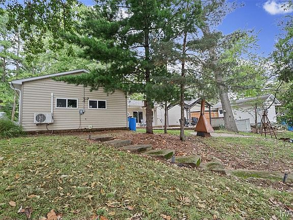 3rd image of 1734 Moonglow Rd