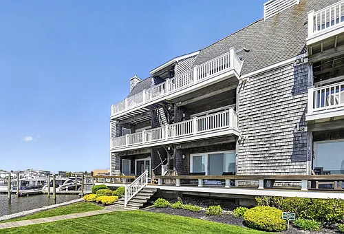 1401 Harbour Cv S Photo 1