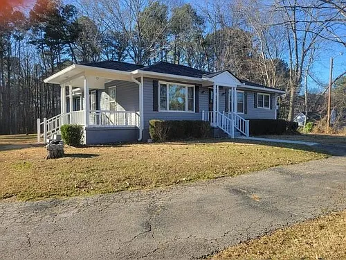 5012 Suwanee Dam Rd Photo 1
