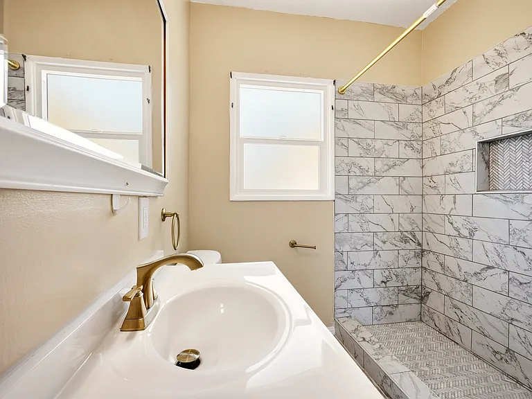 327 S Lincoln Pl — Photo 12