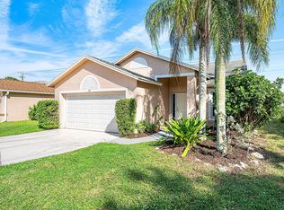 16 Ripley Way, Boynton Beach, FL 33426