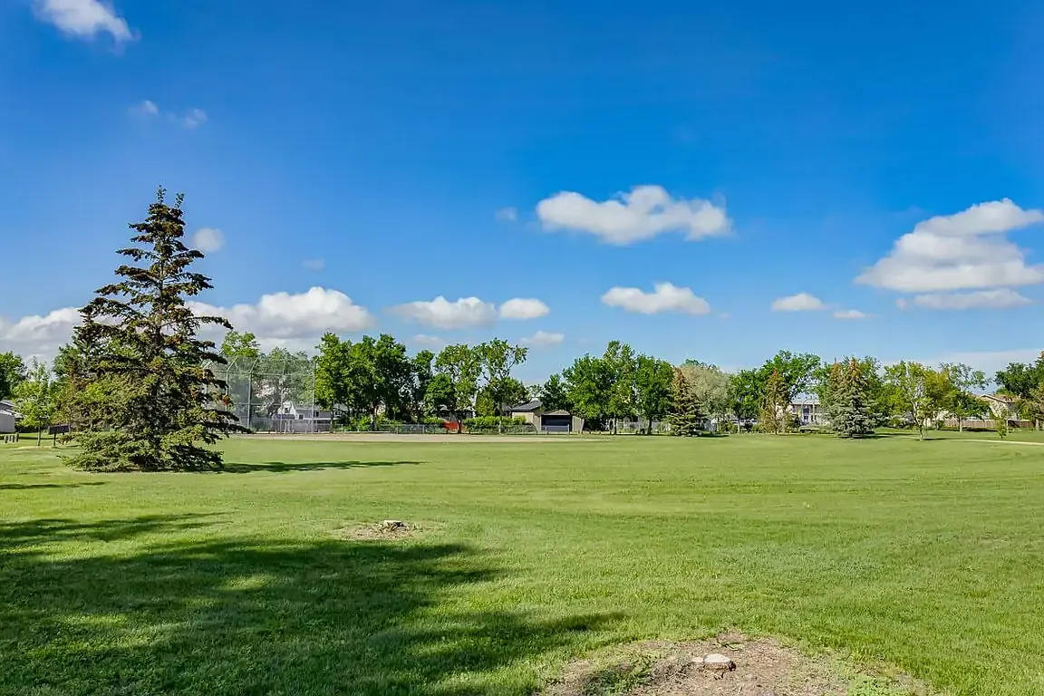Matheson Place — Photo 4