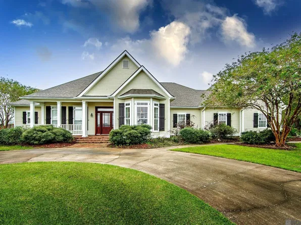 175 Breaux St, Raceland, LA 70394