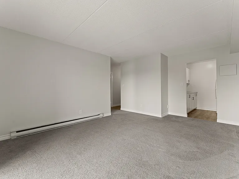 3400 Erskine St — Photo 11