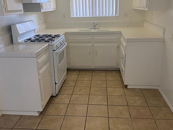 3rd image of 21902 Verne Ave