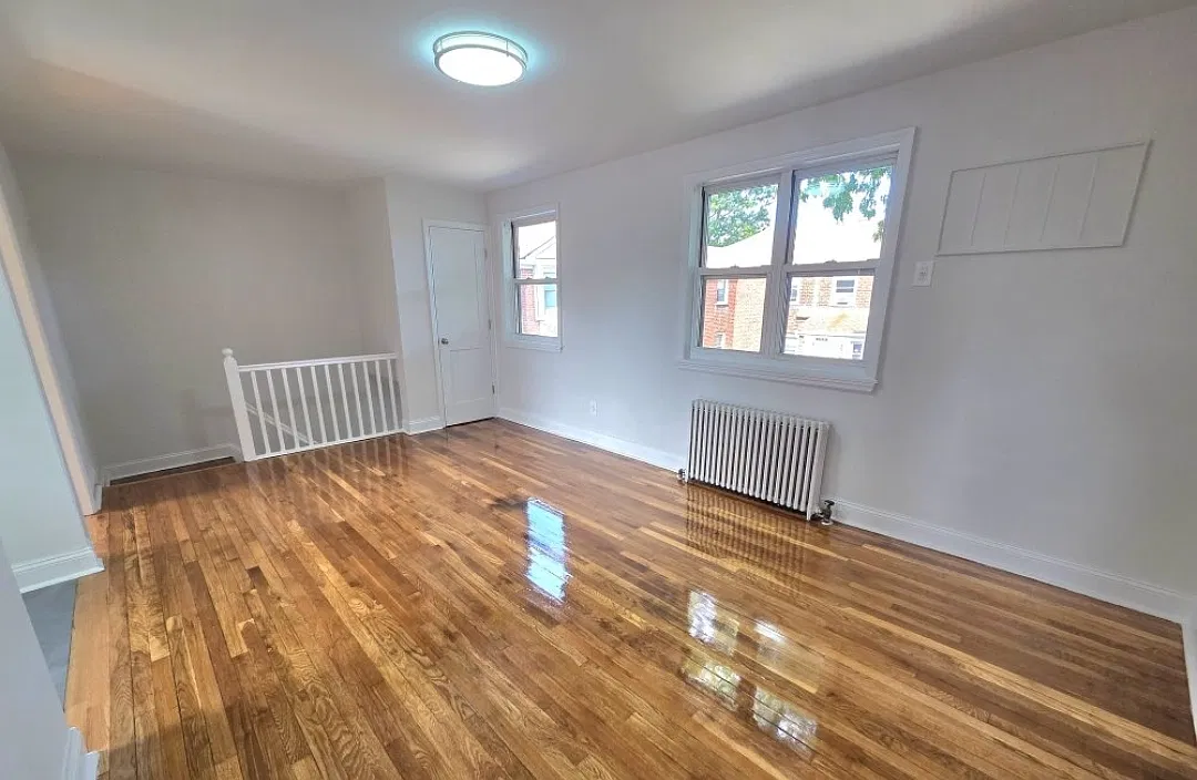 3 bed, 1100 sqft, $3,100 — Photo 2